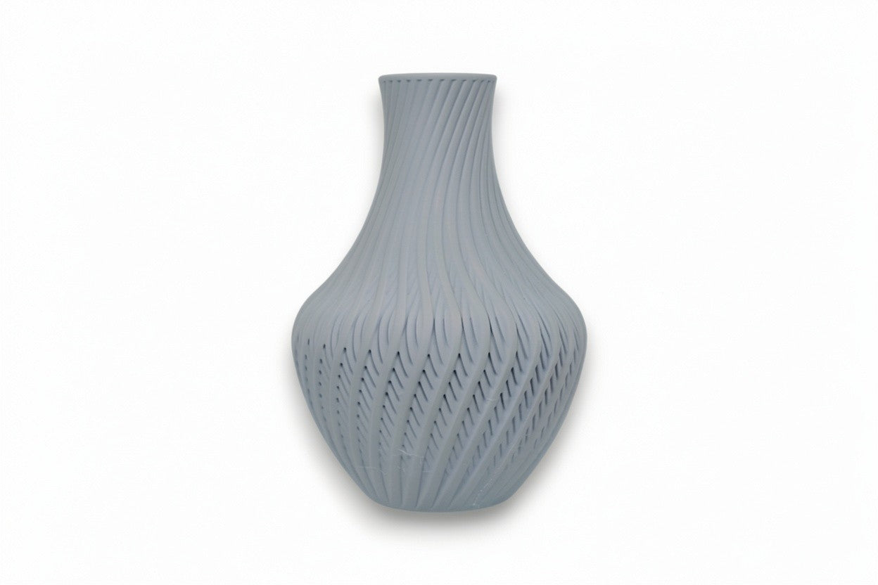 Quell Vase – by h3liØ Designs