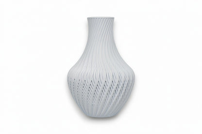 Quell Vase – by h3liØ Designs