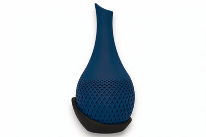 Polygon Vase – by h3liØ Designs