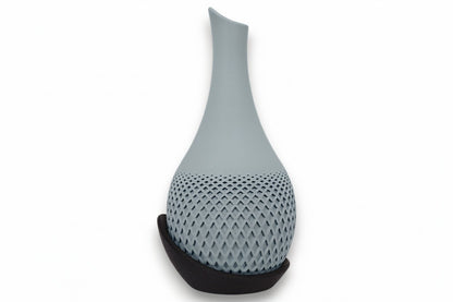 Polygon Vase – by h3liØ Designs