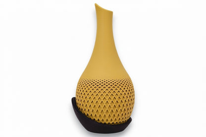 Polygon Vase – by h3liØ Designs