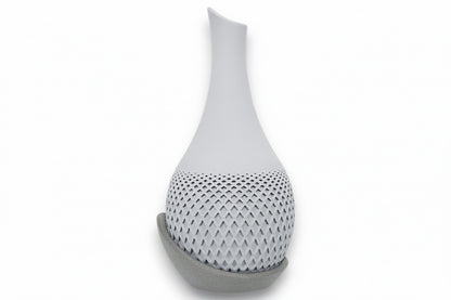 Polygon Vase – by h3liØ Designs