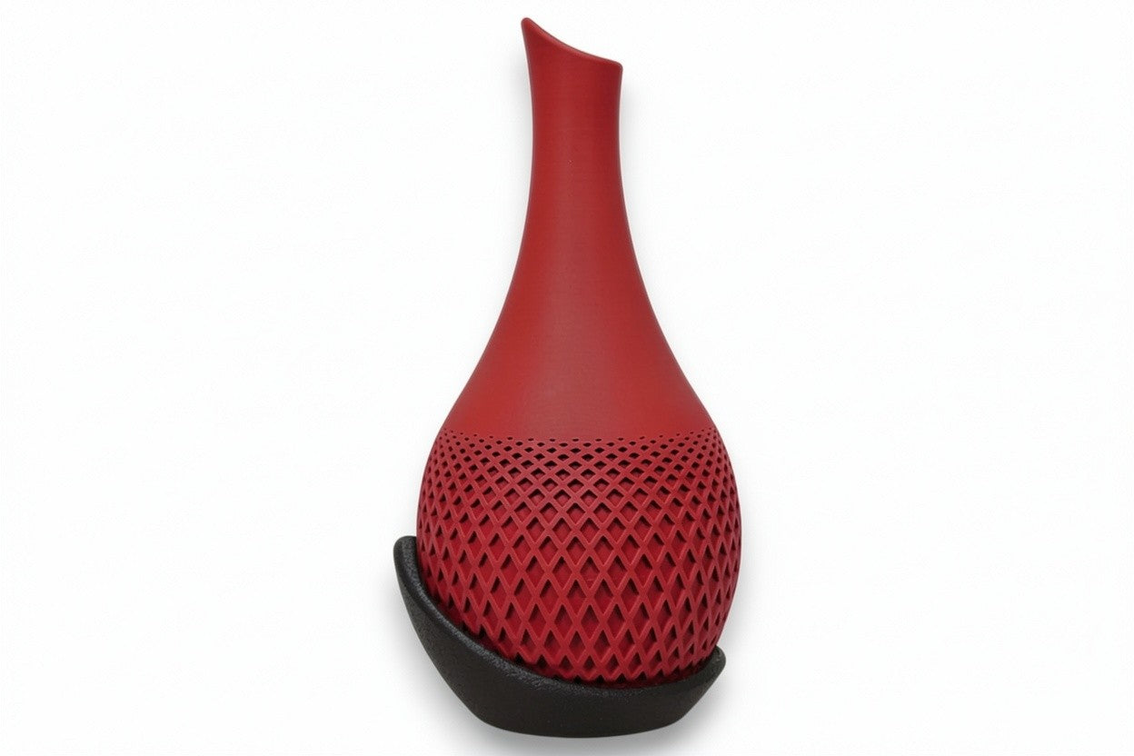 Polygon Vase – by h3liØ Designs