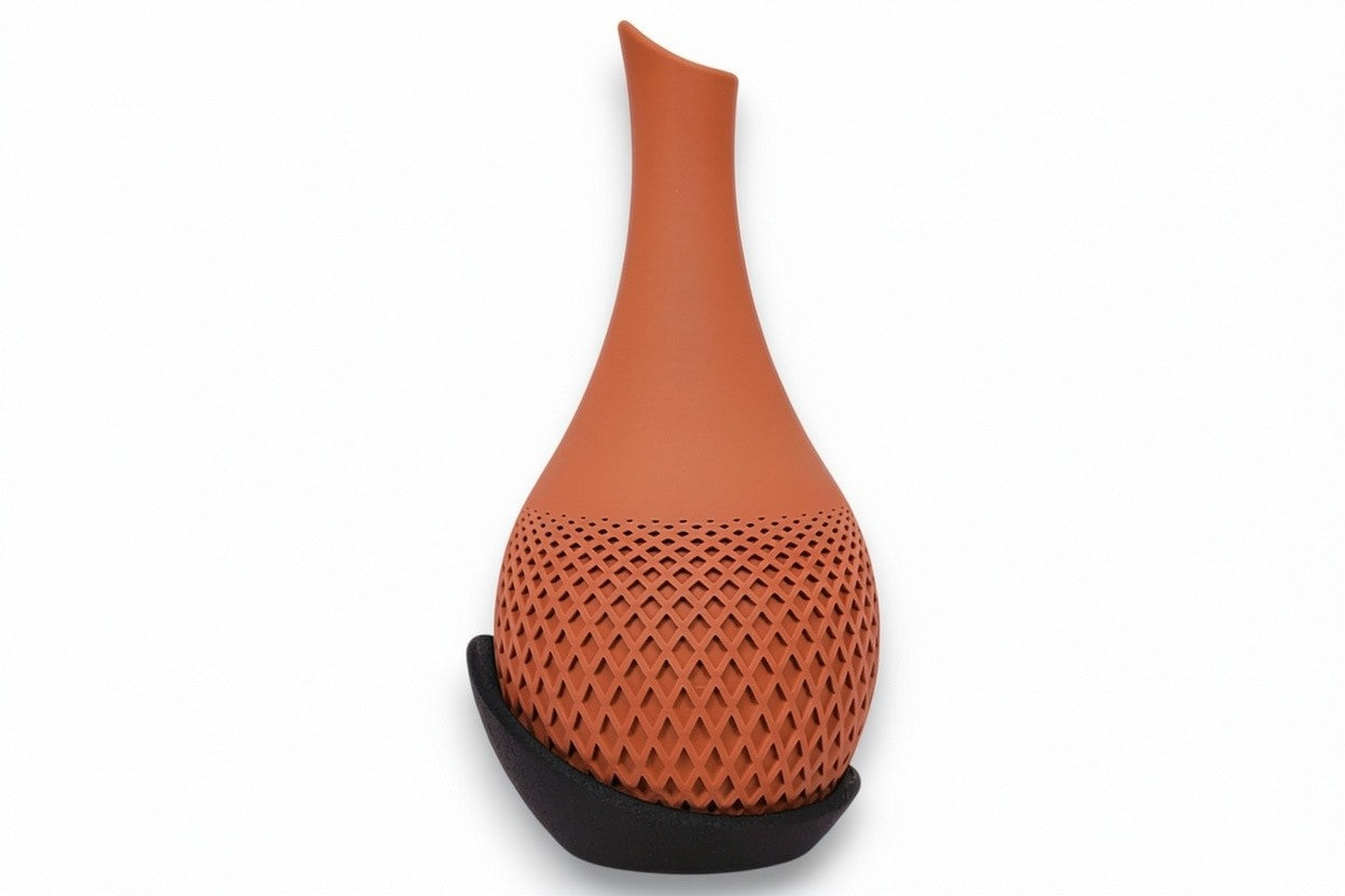 Polygon Vase – by h3liØ Designs