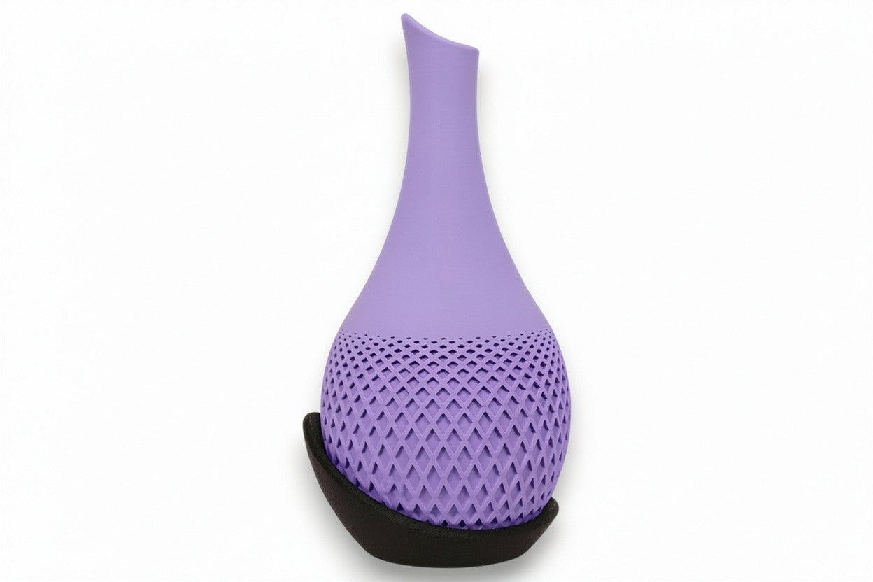 Polygon Vase – by h3liØ Designs