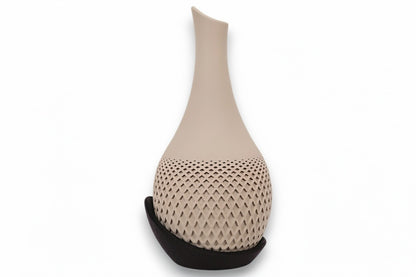 Polygon Vase – by h3liØ Designs