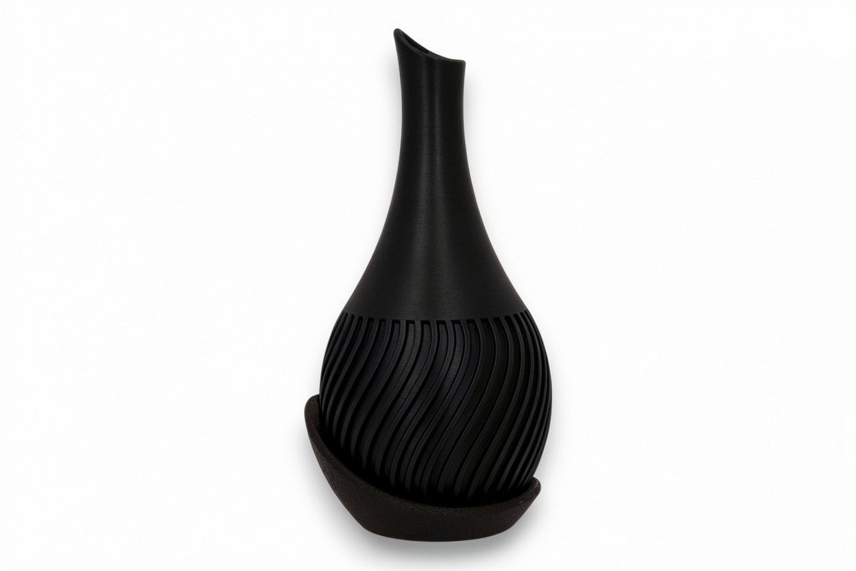 Wavy Vase – by h3liØ Designs