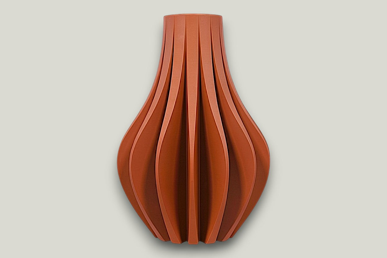 Zolara Vase - by Modern Machine