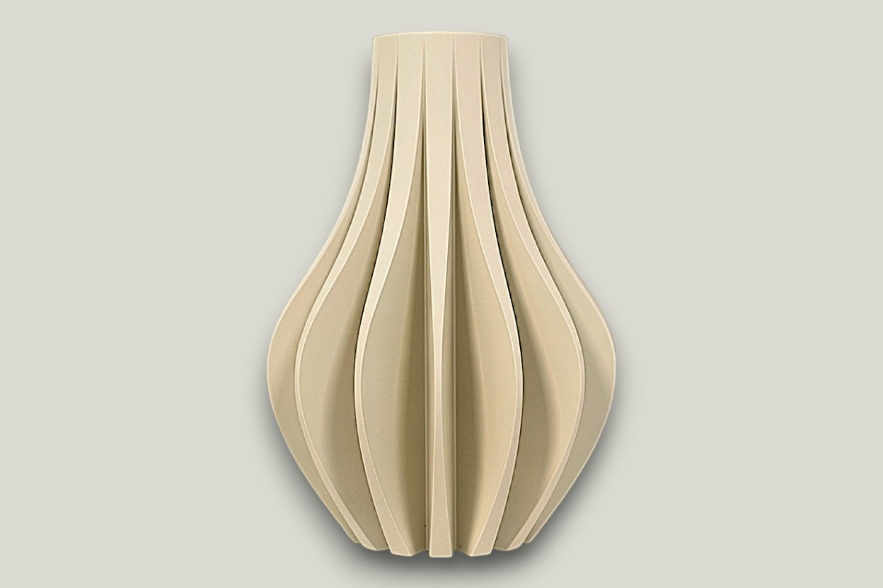 Zolara Vase - by Modern Machine