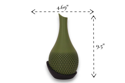 Polygon Vase – by h3liØ Designs