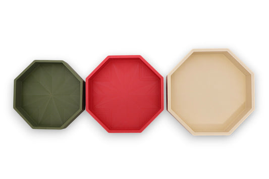 Catch-all trays – 3-pack set in green, red, and beige PLA, octagonal shape with geometric base pattern
