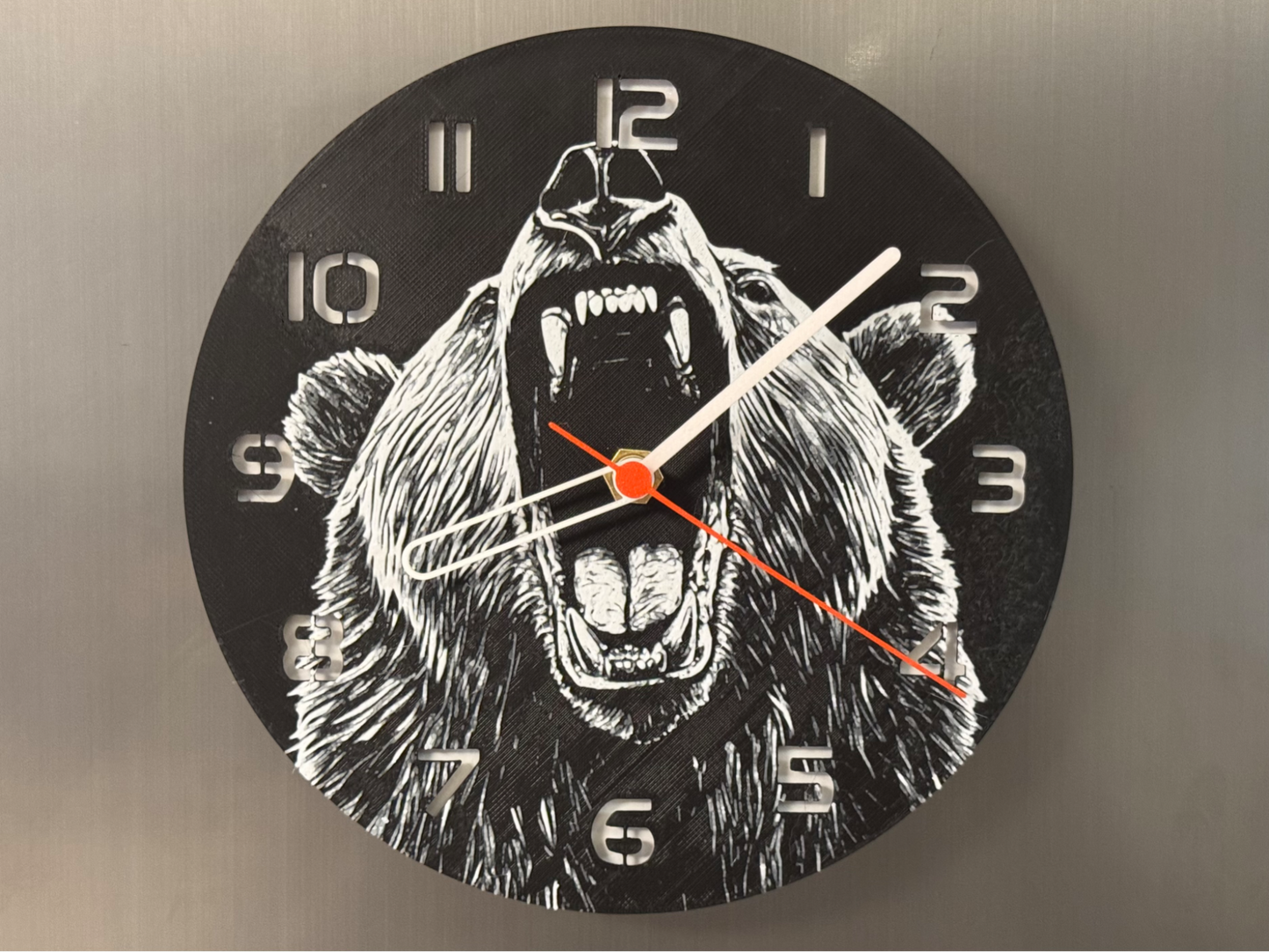 Grizzly Roar – Round HueForge Clock – Designed by cP3D